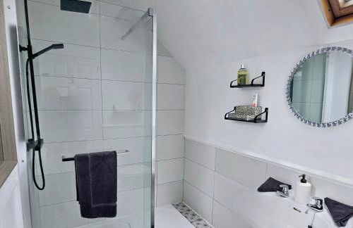 Gorgeous Two Bedroom Cottage, Pet Friendly! - Foto 14