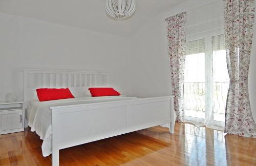 Apartments Katarina with swimming pool - Photo 24