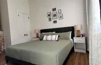 Entire Spacious Vacation Home - 1 mile to all Attractions - Foto 10