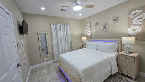 This luxury basement is the perfect getaway - Foto 2