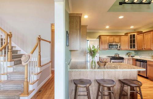 Hot Tub, Deck w/ Breathtaking Mountain Views - Foto 15