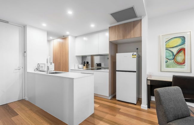 Serain Residences Canberra Centre - Photo 9