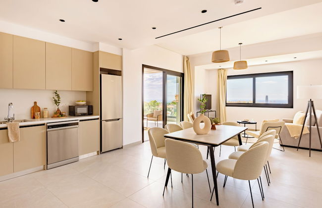 Sanders Eduardovich Limassol - Foto 48