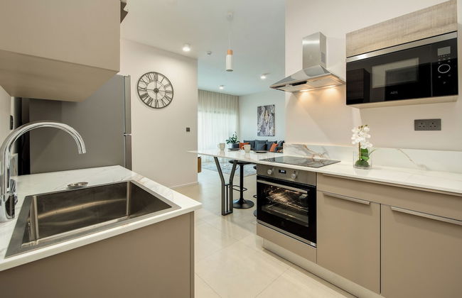 The Luxury Verdant Garden Hotel - Photo 6