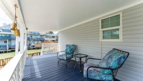 Charming 1BR Waterfront Retreat with Private Patio - Foto 4