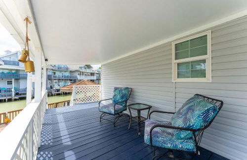 Charming 1BR Waterfront Retreat with Private Patio - Foto 4