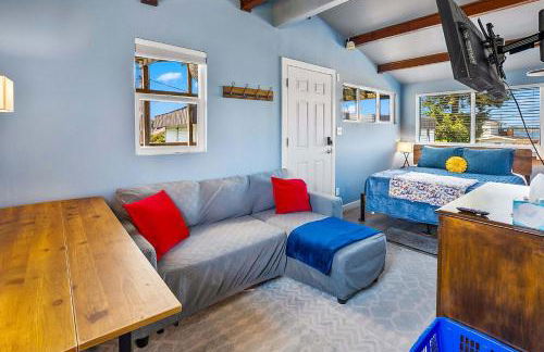 2nd Floor Studio #4 with Ocean View and Covered Deck - Foto 10