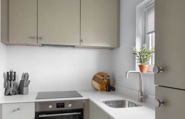 Urban Rest - Merrion Square Apartments - Photo 15