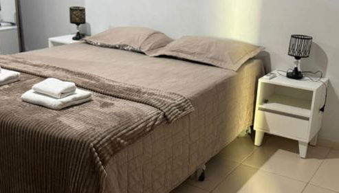 Minha mini casa aconchegante de 2 quartos e 2 camas de casal com Ar condicionado nos dois quartos - Foto 2