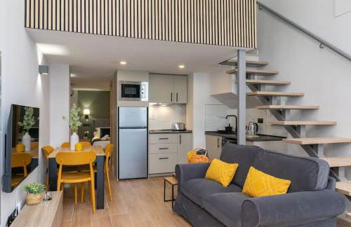 Nice new duplex in front of Palacio VistaAlegre - Photo 1