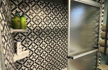 Blueberry Farm Cottage, Hot Tub, Creek, Game Room - Foto 28