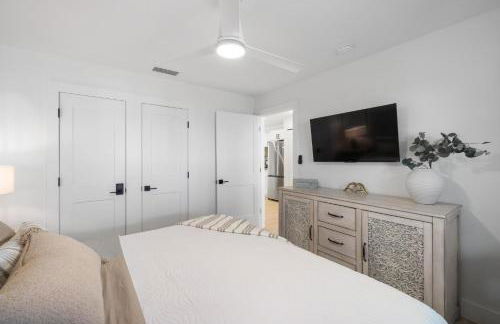 Heat of Siesta Village Walk to Beach w heated Pool - Foto 19