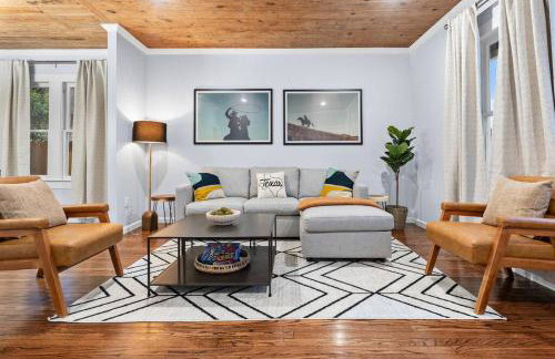 Casa Cowboy near Downtown, Gourmet Kitchen, Private Yard - Foto 1