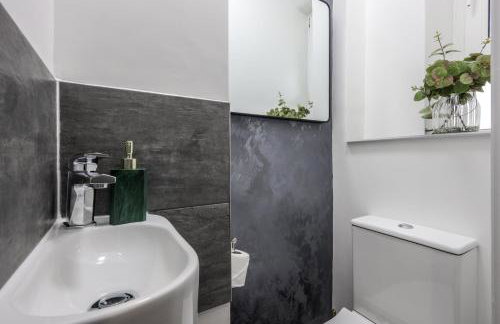 Cosy 4-Bedroom Apartment next to Borough - Foto 7