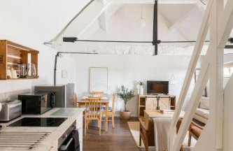 Cosy Cotswolds Cottage Farm Stay - Shepherds Rest - Photo 34