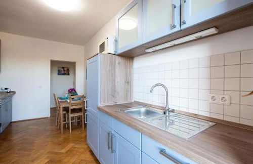 Doppelhaus- Villa Leipzig Schleußig , moderner Altbau Apartment Dachetage mit 2 Schlafzimmern und separatem Zusatzzimmer , Parkplatz - Balkon - Kamin - Eicheparkett - Arbeitsplatz - Foto 18