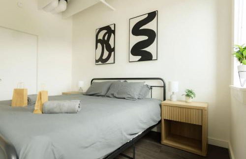 Above The Roots - Stylish 1BD on the Square - Foto 15