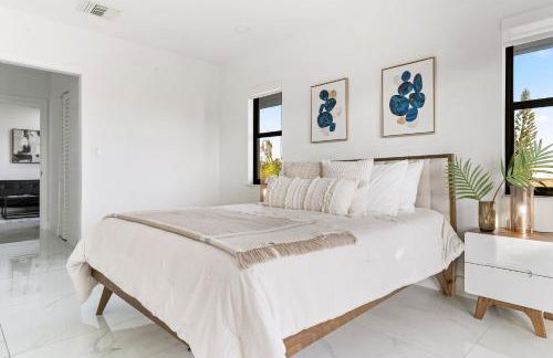 April Sale! 4BR - Private Yard, Grill, Soaking Tub, Near Coral Gables & MIA Airport - Foto 15