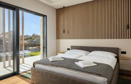 Villa Levita with Pool - Photo 25