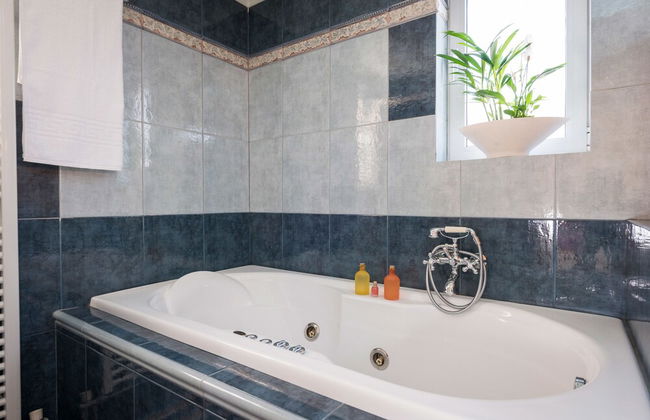 Steps to the Beach Spacious Home-Parking - Foto 40