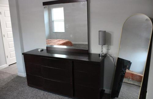 Modern Desert Retreat w AC & Mountain Views - Foto 26