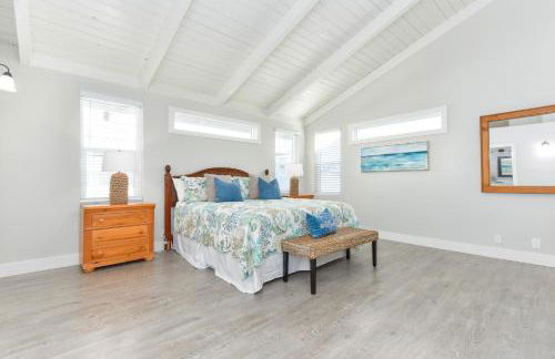 Sunset Island 3 Level Home on the Water sleeps 10 - Photo 26