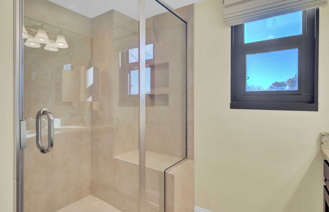 Oceanfront w/ Pool + Beach Access & Balcony View 312 B Shipwatch by Avantstay - Photo 25