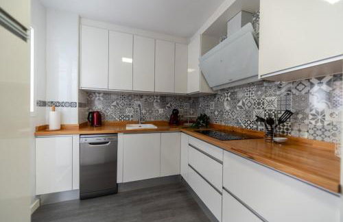 WintowinRentals Terrace, Pool, Parking in Cala del Moral - Photo 7