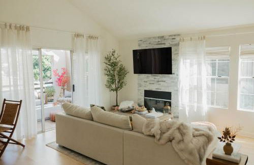 Stylish PB Townhome, Walk to Bay, and Balcony - Foto 57