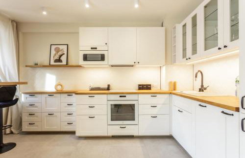 National Stadium Sunny Apartment by BookingHost - Foto 6