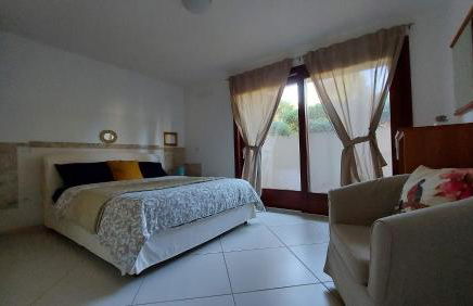 Villa Luigi a Poggio dei Pini, alloggio con giardino e posto auto - Foto 26