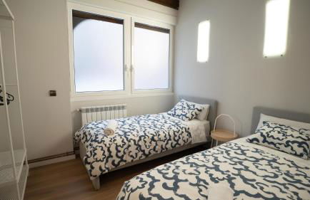 Céntrico, junto a estación de bus/tren, y playas - Foto 13