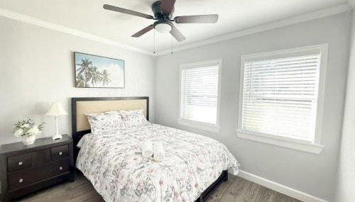 Cozy Large 5BR Beach Villa 1 Minute to Beach - Photo 2