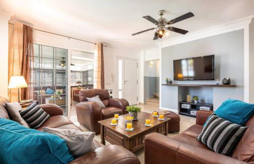 Villa Naranja with private heated pool, sea views, air conditioning, terrace, ITV and BBC channels, Wifi - Foto 8