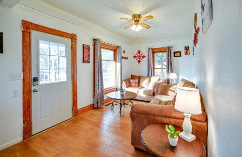 Less Than 1 Mi to Vineyard Historic Farnam Home! - Foto 4