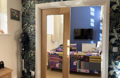 Unique Old Auction House - Photo 16