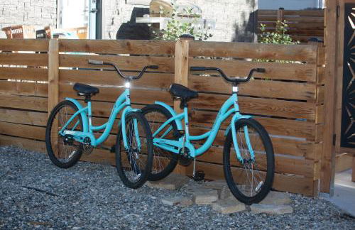 Cozy Bungalow Hot Tub & Fire Pit, Walk Downtown - Foto 24