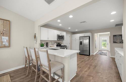 The Golden Palm Mins to Eastport Square and Middleton With Electric Golfcart - Photo 3