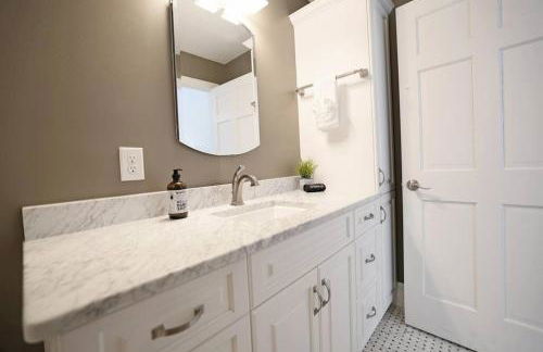 Sunset Point Pool House Close to Duke University - Foto 76