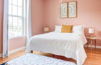 Walk to the Beach! Beach Passes | Games I King Bed - Foto 49