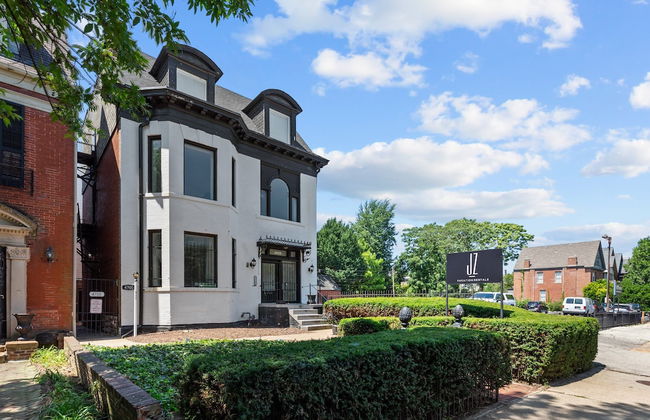 Historic Haven | JZ Vacation Rentals - Photo 25