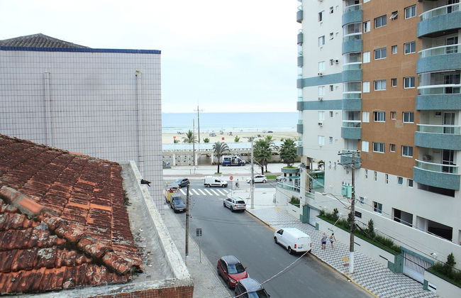 Pé na Areia Praia da Guilhermina - Foto 1