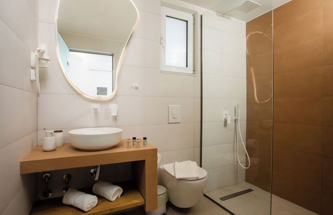 Stay Helios - Aparts & Pool Suites - Photo 52