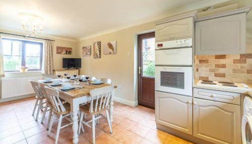 Saltmarshes - Photo 3