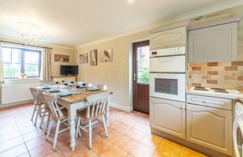 Saltmarshes - Photo 3