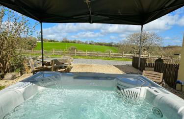 Meadowsweet Cottage Jacuzzi Edition - Photo 6
