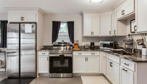 Greenway Garage with Firepit - Photo 2