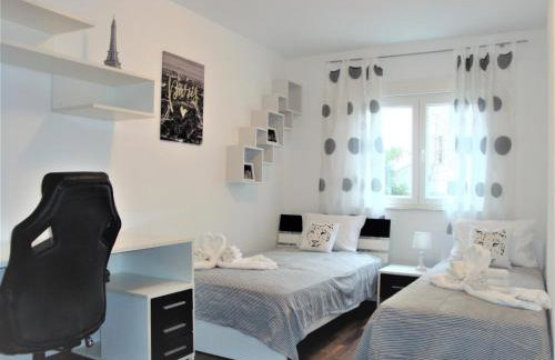 Apartment Viktoria - Trogir - Photo 2