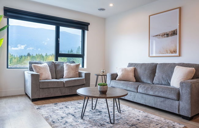 RevelStoked Getaway by Revelstoke Vacation - Photo 18