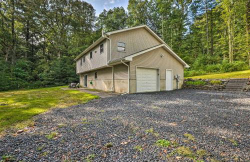 Hot Tub and Yard Stroudsburg Home in Poconos - Foto 36